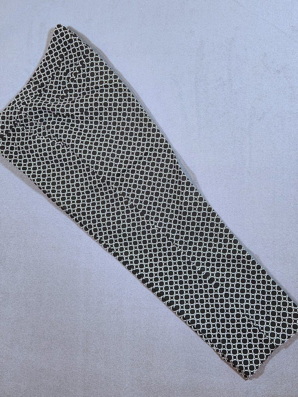 Hilary Radley Women's Capri Pants Size 6 Black/White geometric shapes - Picture 2 of 12